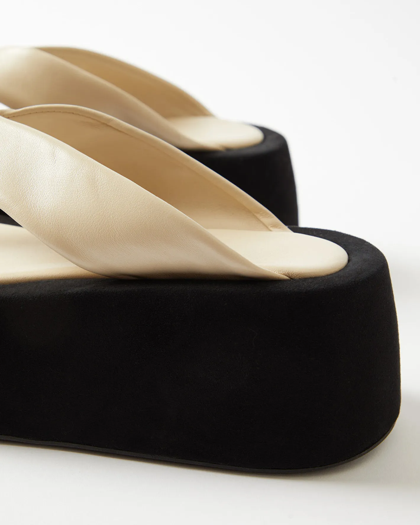 Outlet Nikki Slides Leather Nappa Ivory Flats