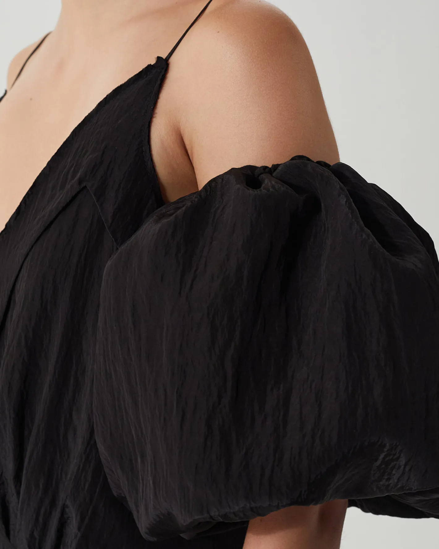 Hot Yuri Dress Viscose Blend Crinkle Black Dresses